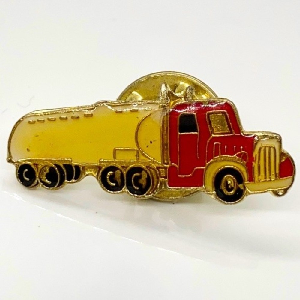 Semi trucker hat pin, jacket pin, lapel pin, lit pin, backpack pin 80’s‎ …